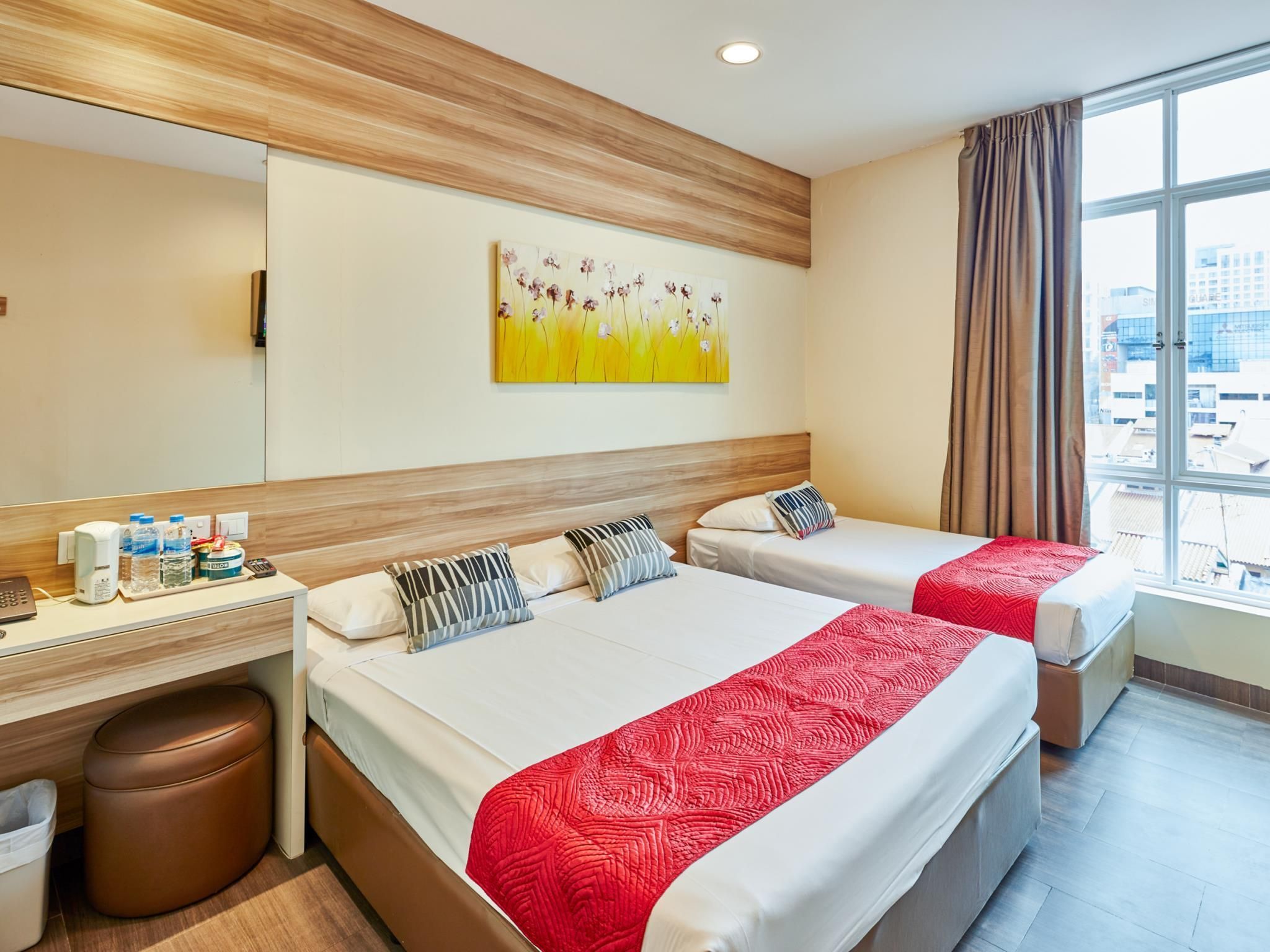 undefined Hotel 81 Dickson 6