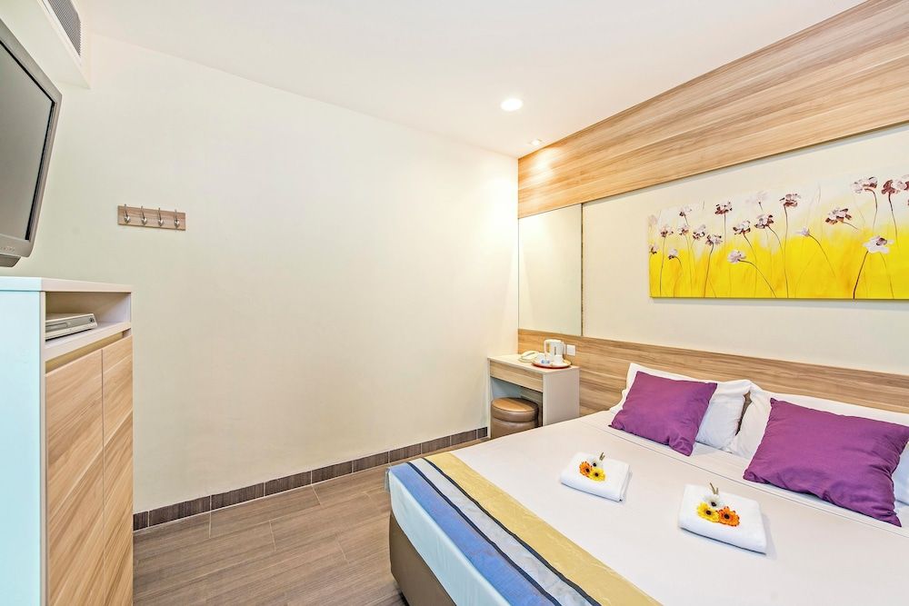 Hotel 81 Dickson Standard Room, 1 Queen Bed 3