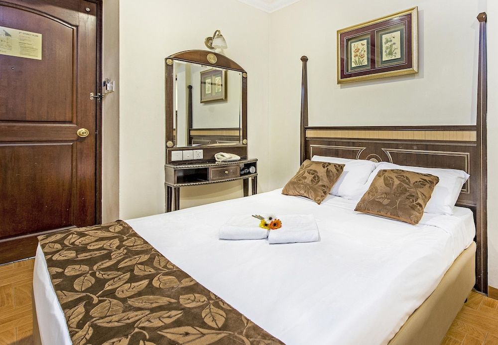 Standard Room, 1 Queen Bed