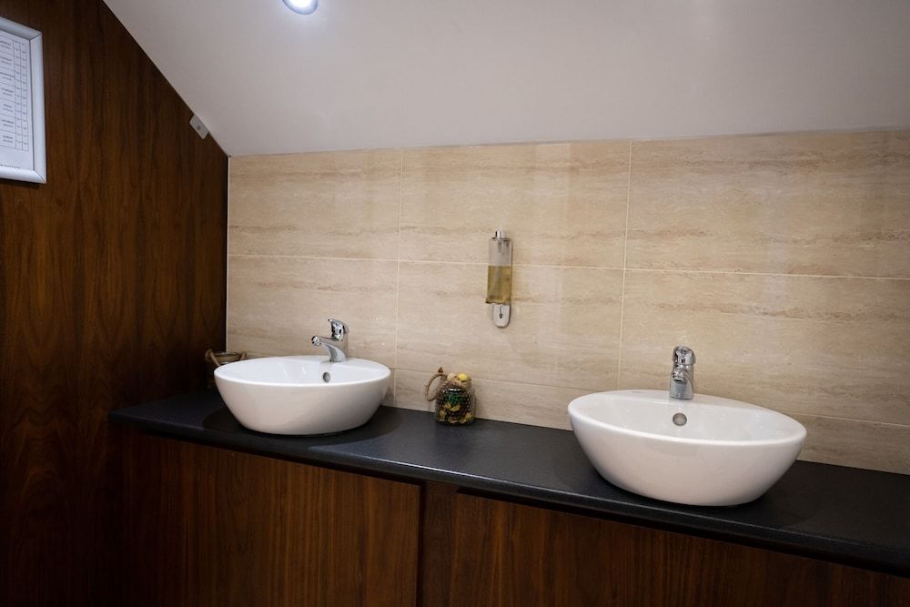 Ballyrobin Hotel Standard Room, 1 King Bed 5