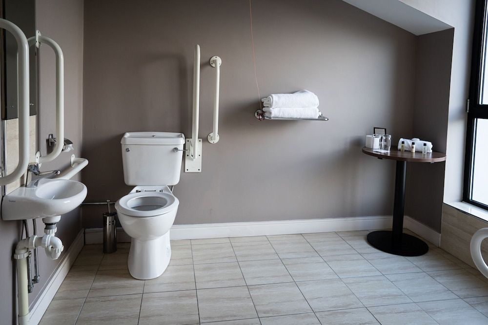Ballyrobin Hotel Double Room (Accessible Room) 2