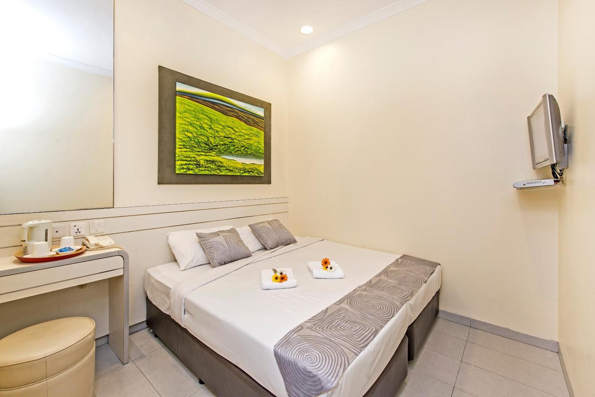 undefined Hotel 81 Elegance 3