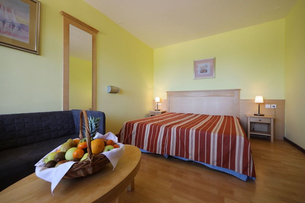Family Room, Resort View