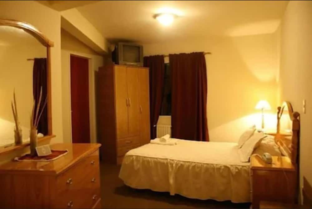 Kelta Hotel Single Room 3
