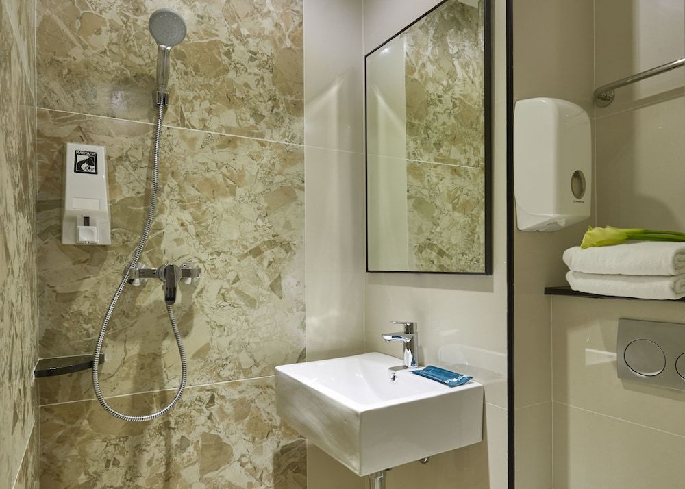 Hotel 81 Gold Superior Double Room 6