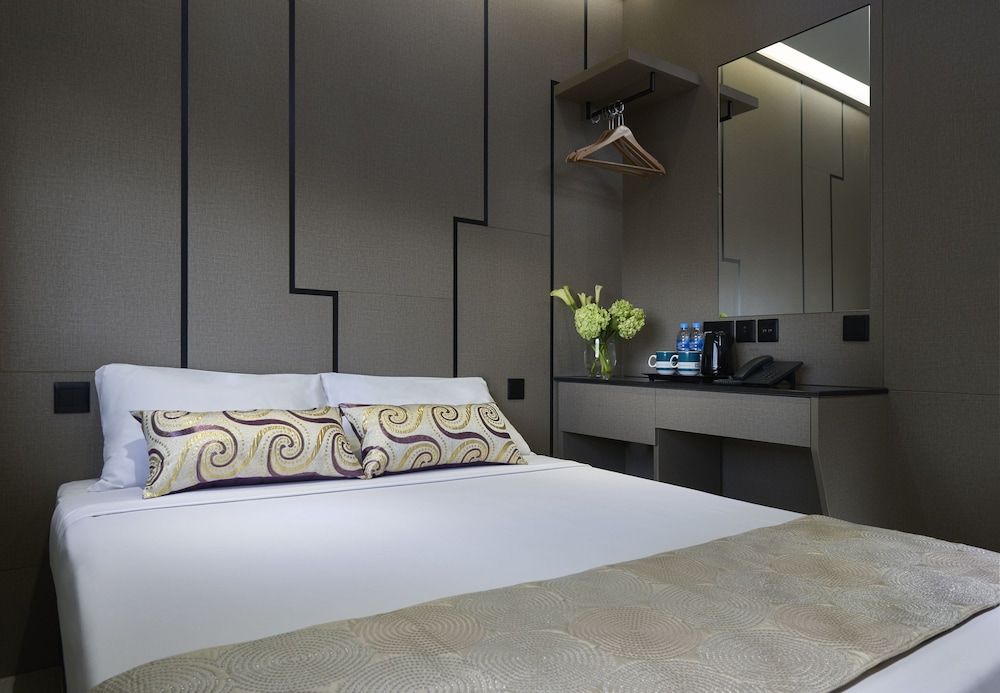 undefined Hotel 81 Gold 4