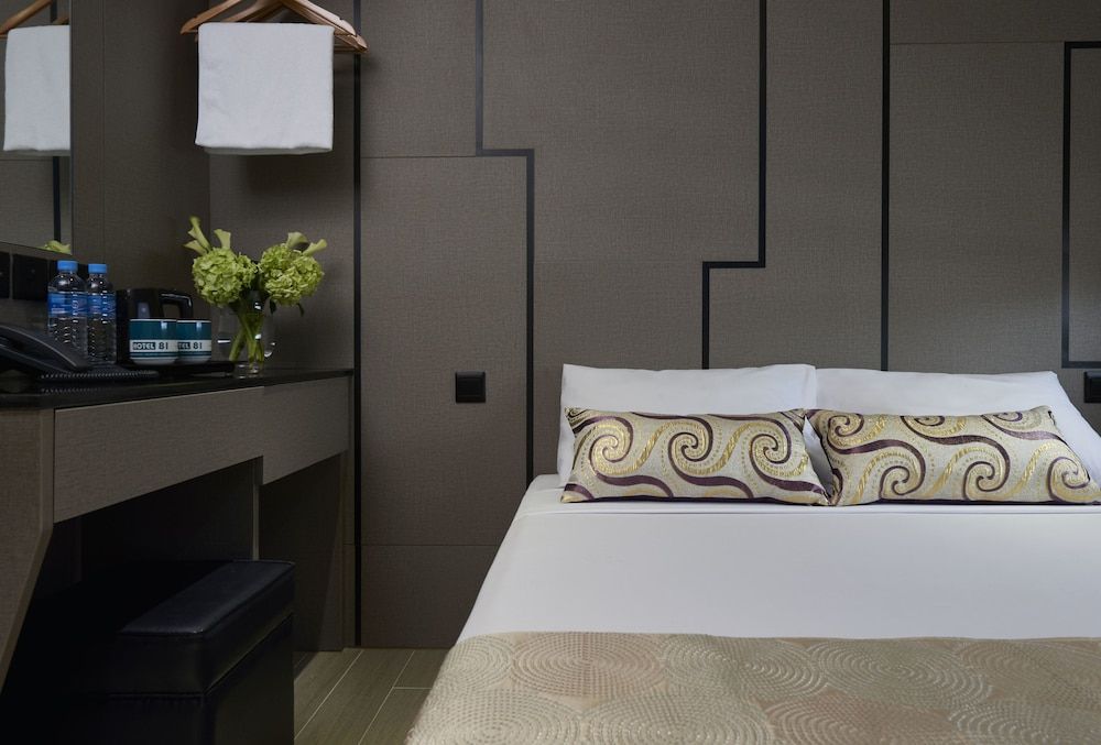 undefined Hotel 81 Gold 9