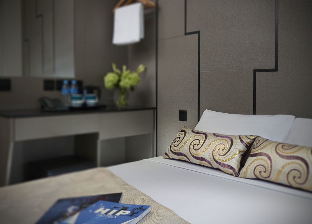 Hotel 81 Gold Superior Double Room 4