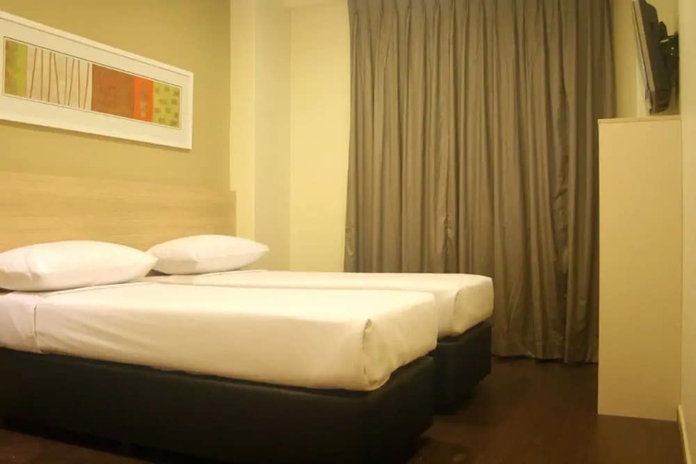 undefined Hotel 81 Lucky 9