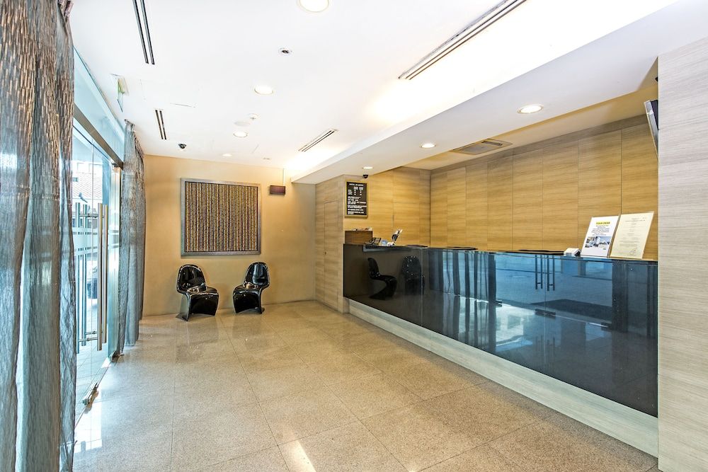 undefined Hotel 81 Lucky 9