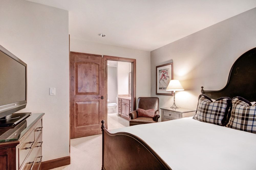 Room, 3 Bedrooms (Plus Den Residence)