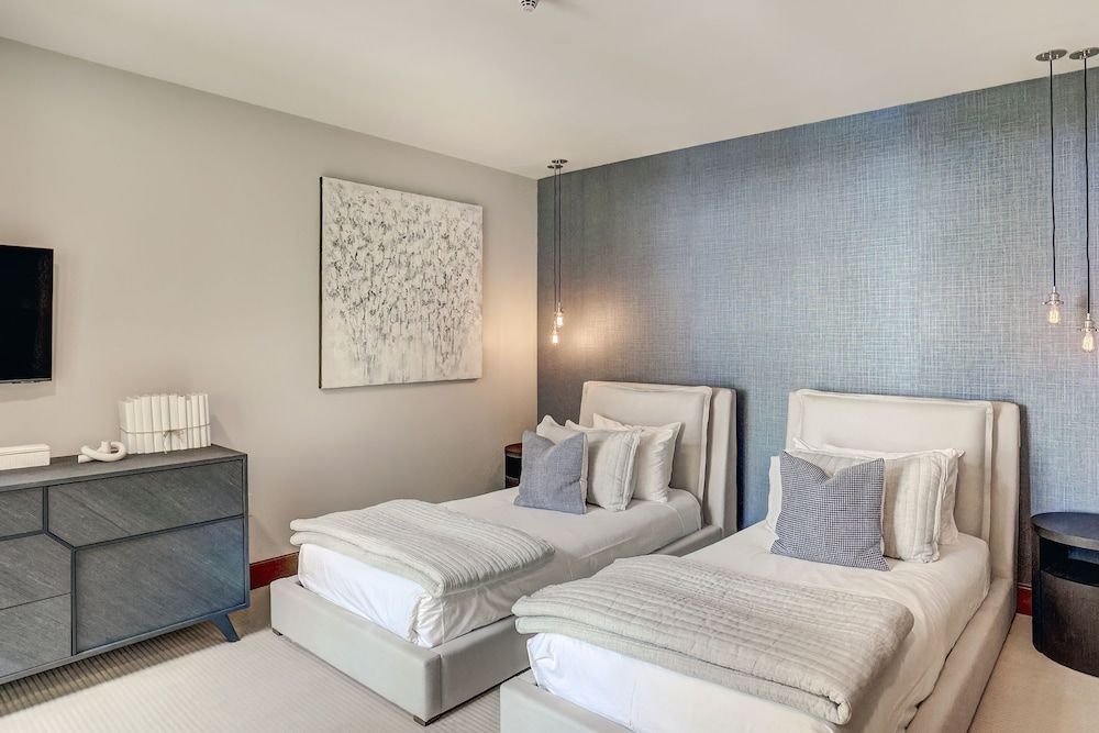 Room, 4 Bedrooms, Mountain View (Residence)