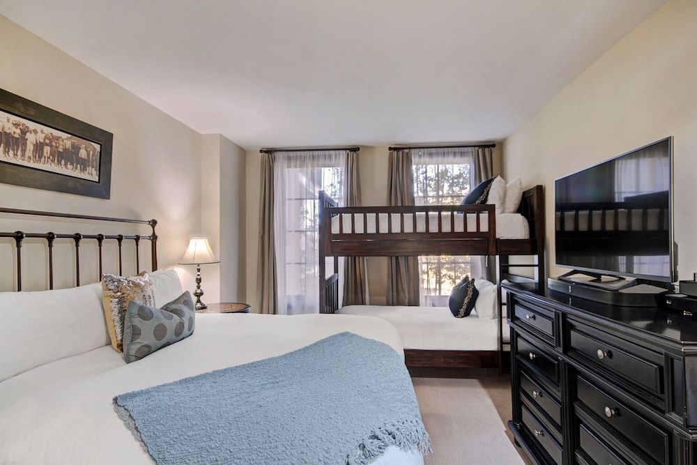 Room, 2 Bedrooms, Valley View (Residence)