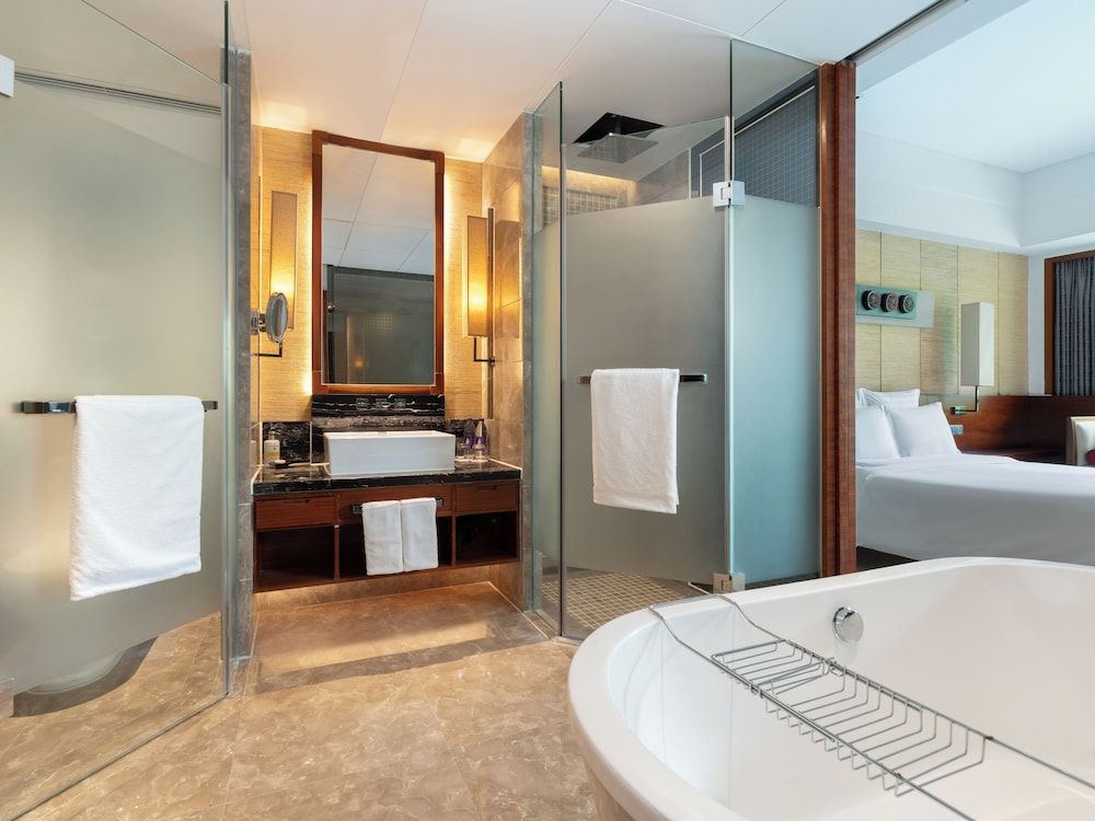 Deluxe Room, 2 Twin Beds, Pool Access, Garden View