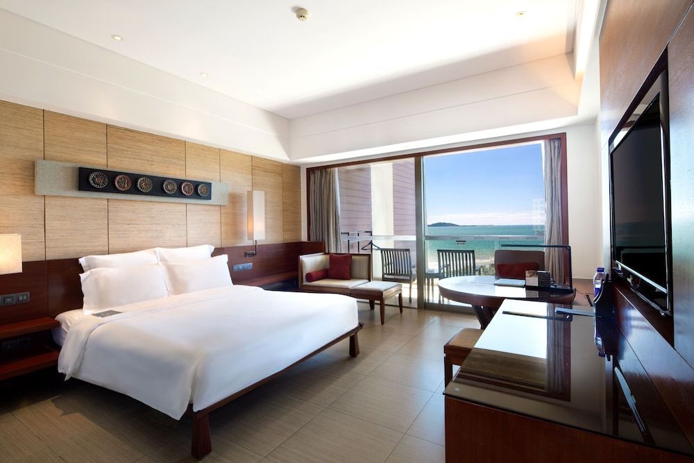 Grand Room, 1 King Bed, Ocean View