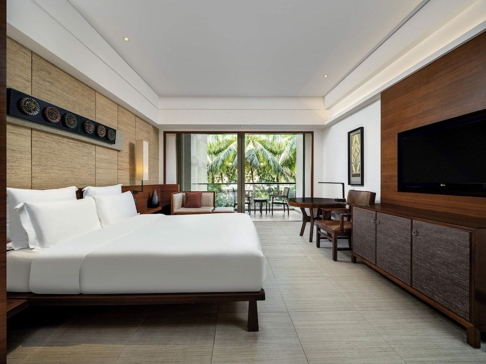 Superior Room, 1 King Bed, Garden View