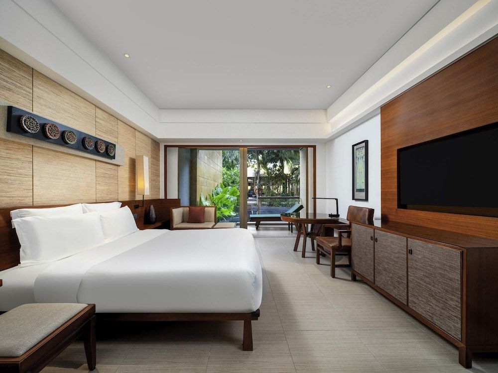 Deluxe Room, 2 Twin Beds, Pool Access, Garden View