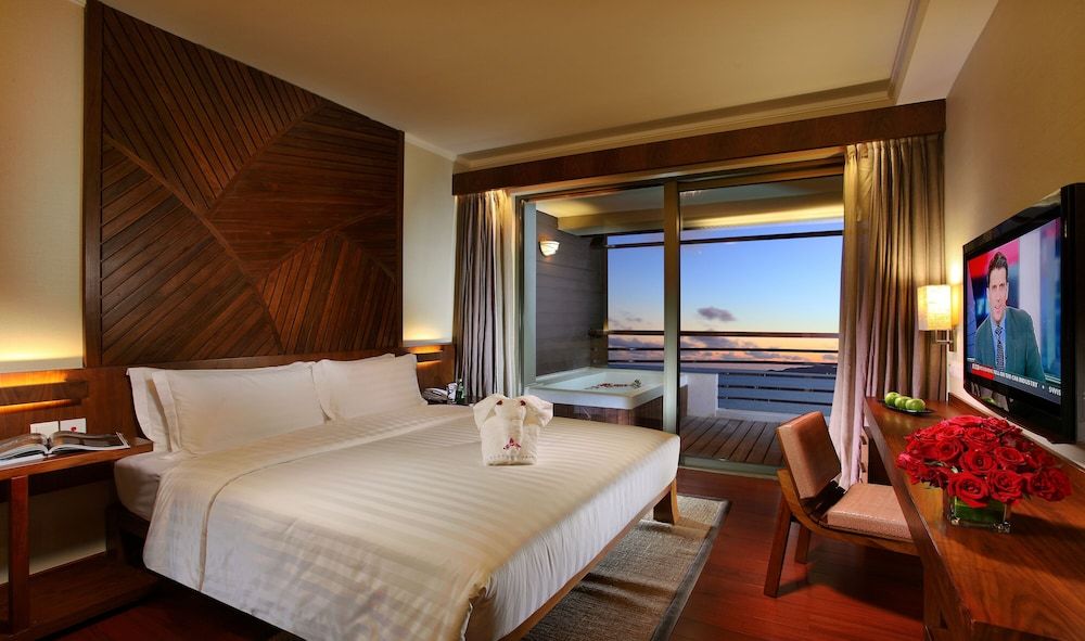 Deluxe Suite, 2 Bedrooms, Kitchen, Ocean View