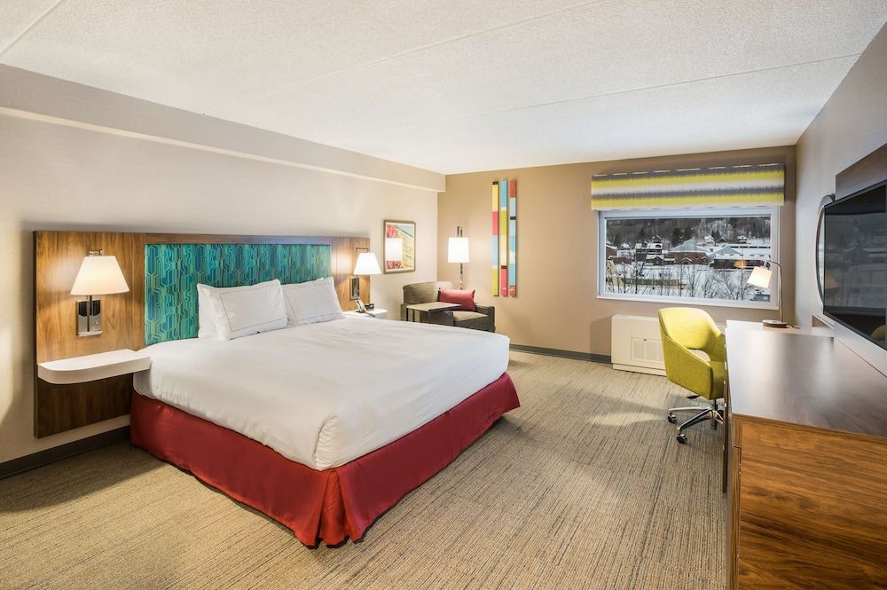 Room, 1 King Bed, Microwave