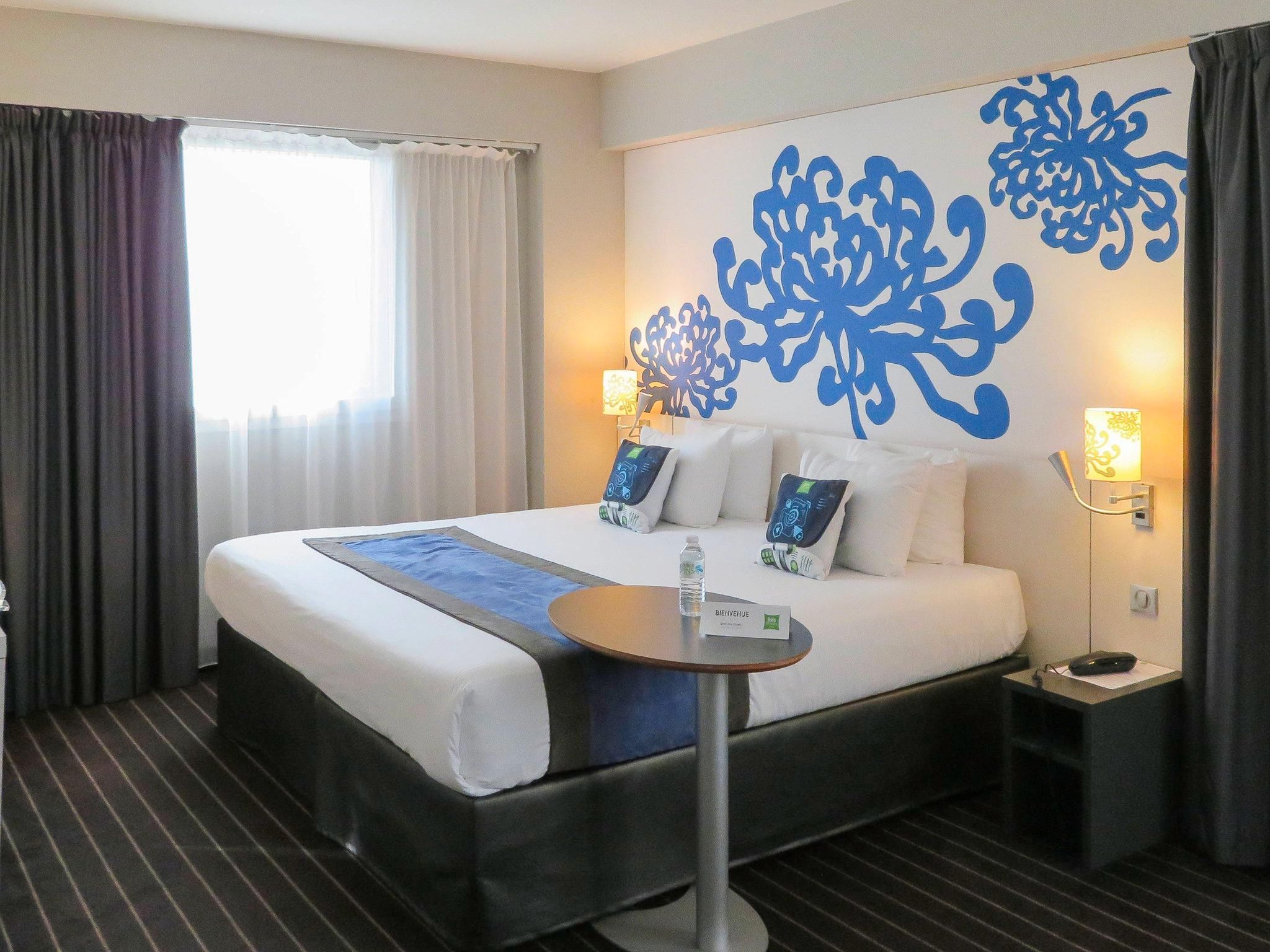 Premium Room With A Queen Size Bed And A Double Sofa Bed
