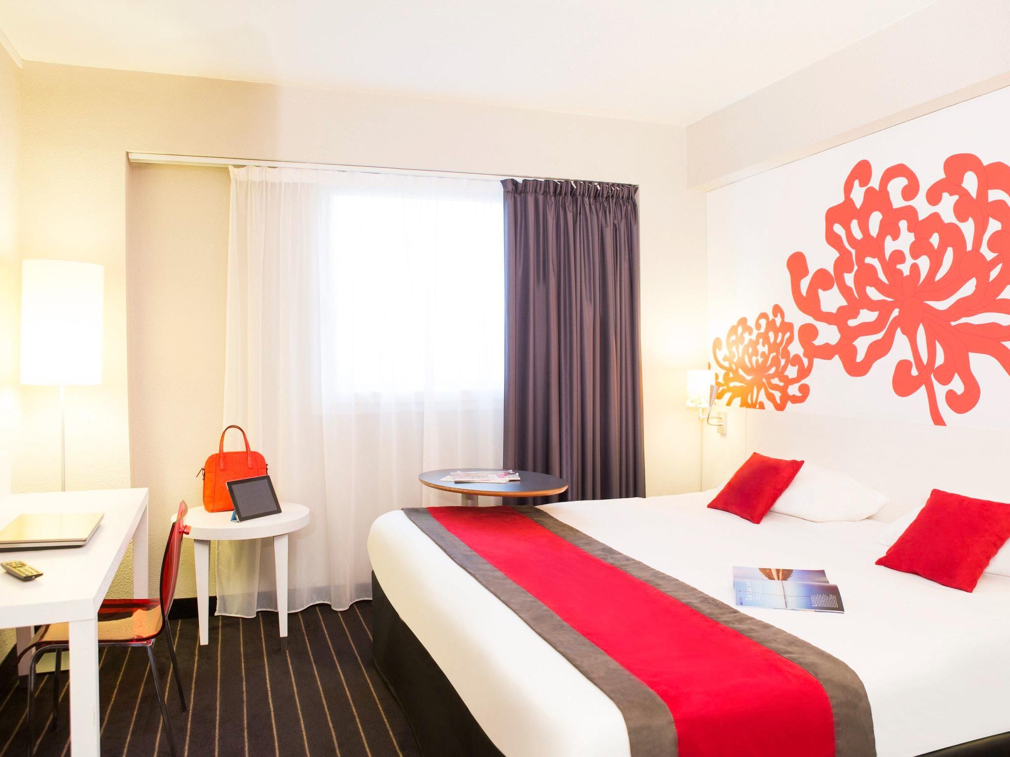 Premium Room With A Queen Size Bed And A Double Sofa Bed