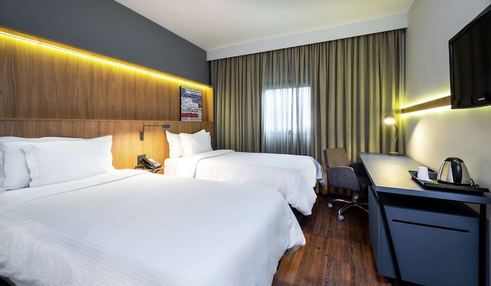 Room, 2 Twin Beds, Accessible, Non Smoking (Roll In Shower)