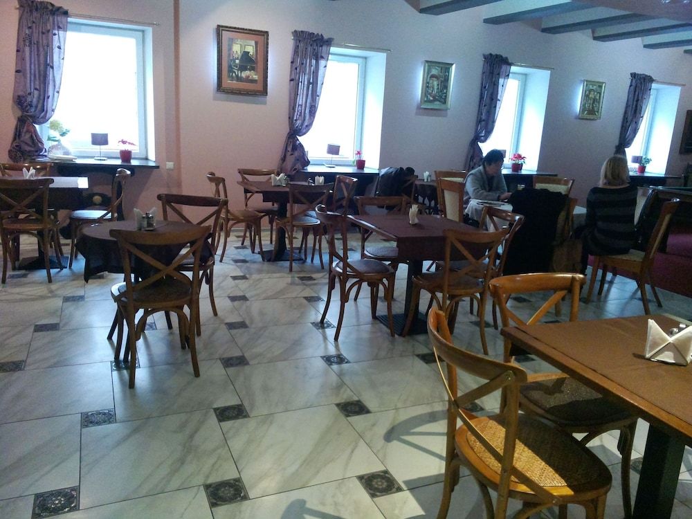 undefined A1 Hotel 6