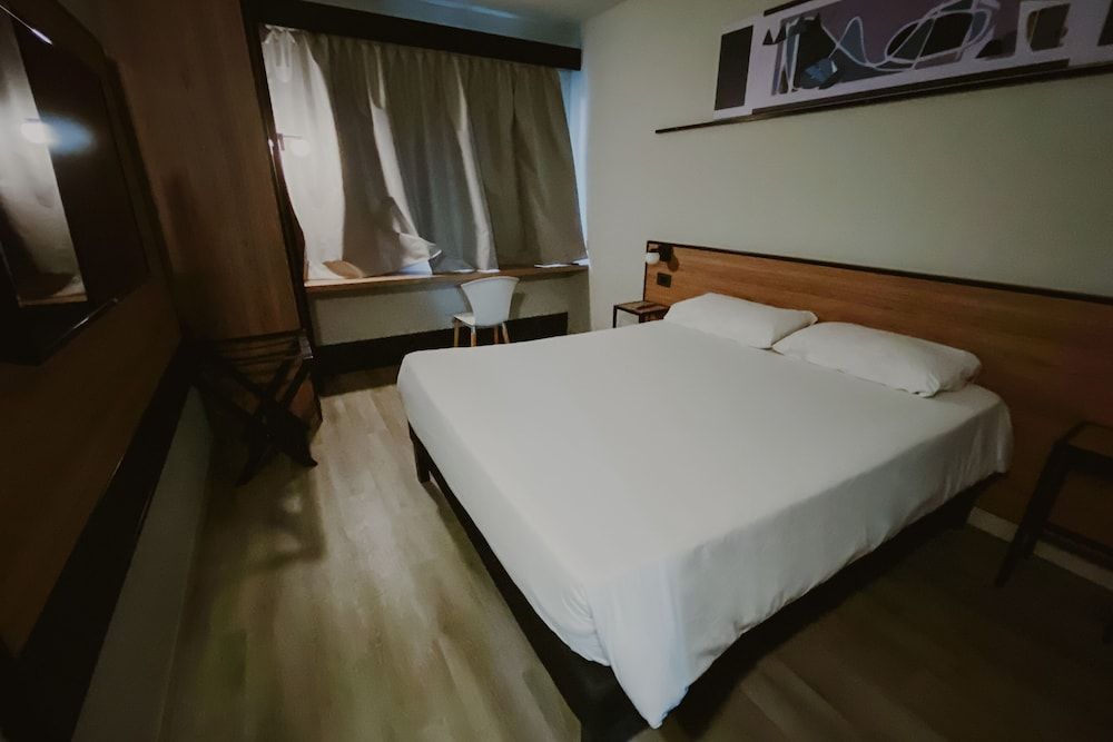 ibis Mendoza Hotel Standard Room, 1 Double Bed