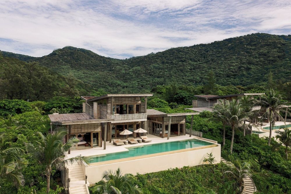 Ocean View 4-Bedroom Pool Villa