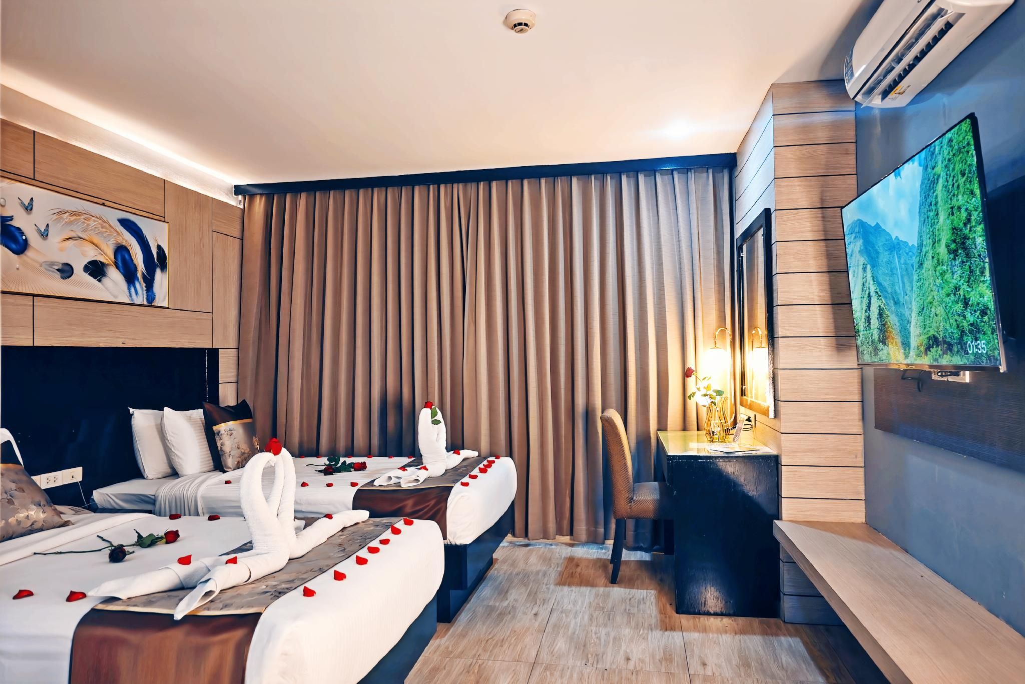 Two Connecting Deluxe Rooms