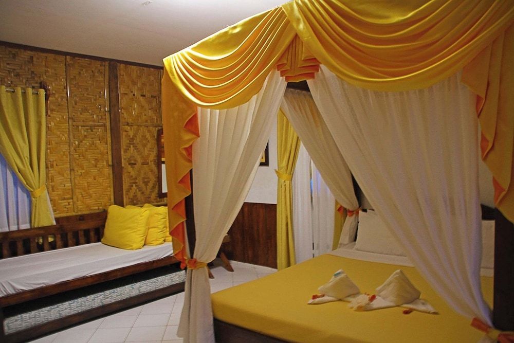 Hof Gorei Beach Resort Beachfront Cabana