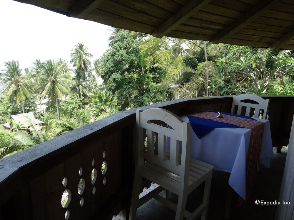 Hof Gorei Beach Resort Hillside round hut 4