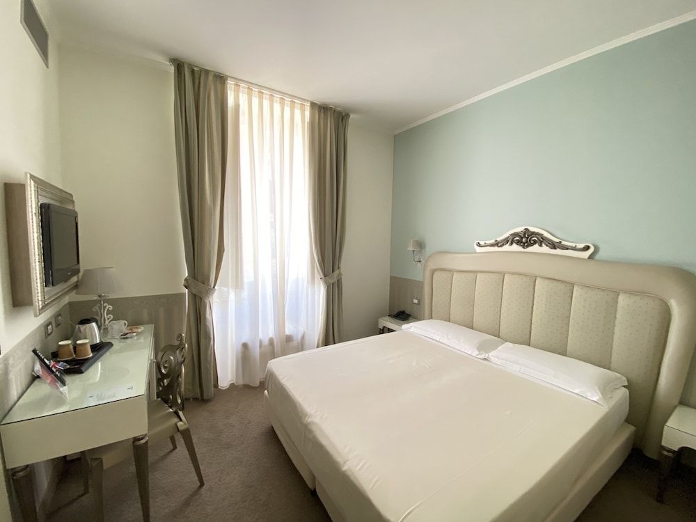 JR Hotels Oriente Bari Comfort Room 2