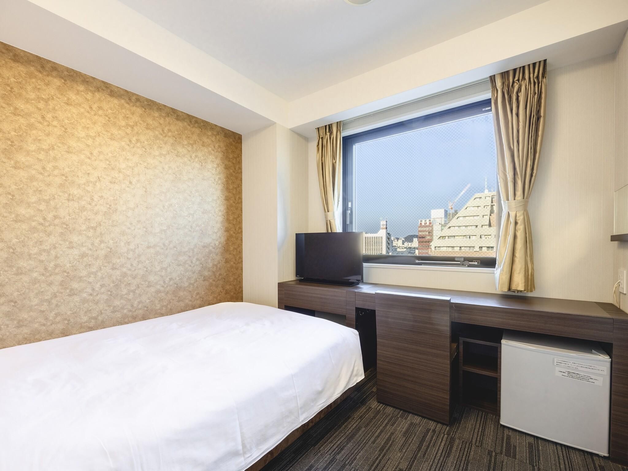 Semi Double Room - Non-Smoking