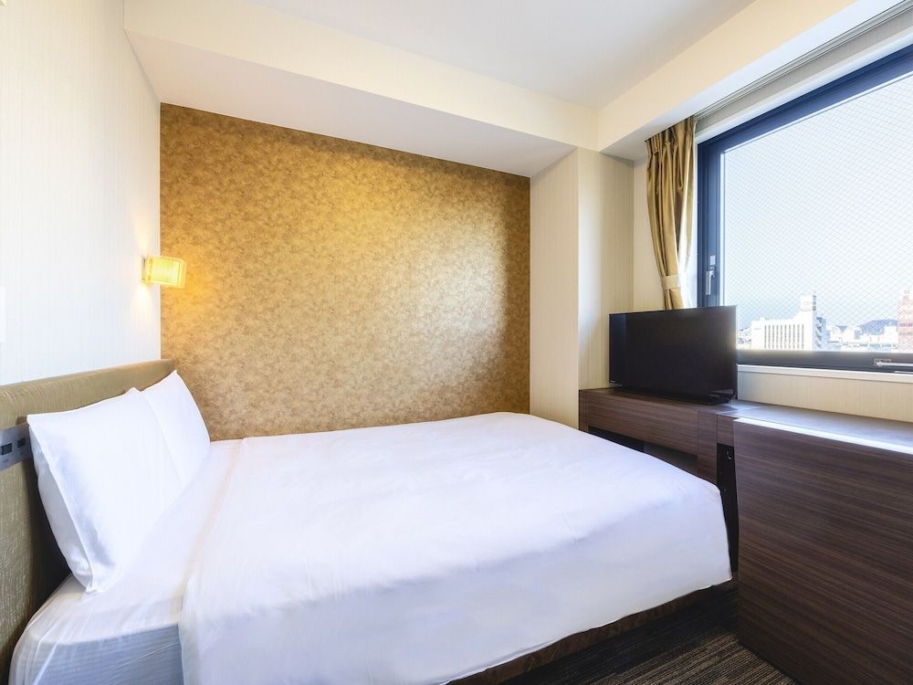 Small Double Room - Smoking