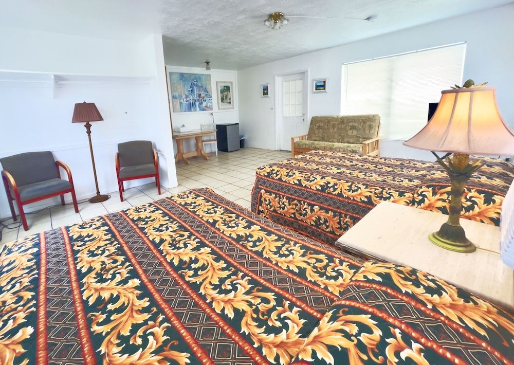 Floating Sea Cove Resort & Marina Large Bungalow 4