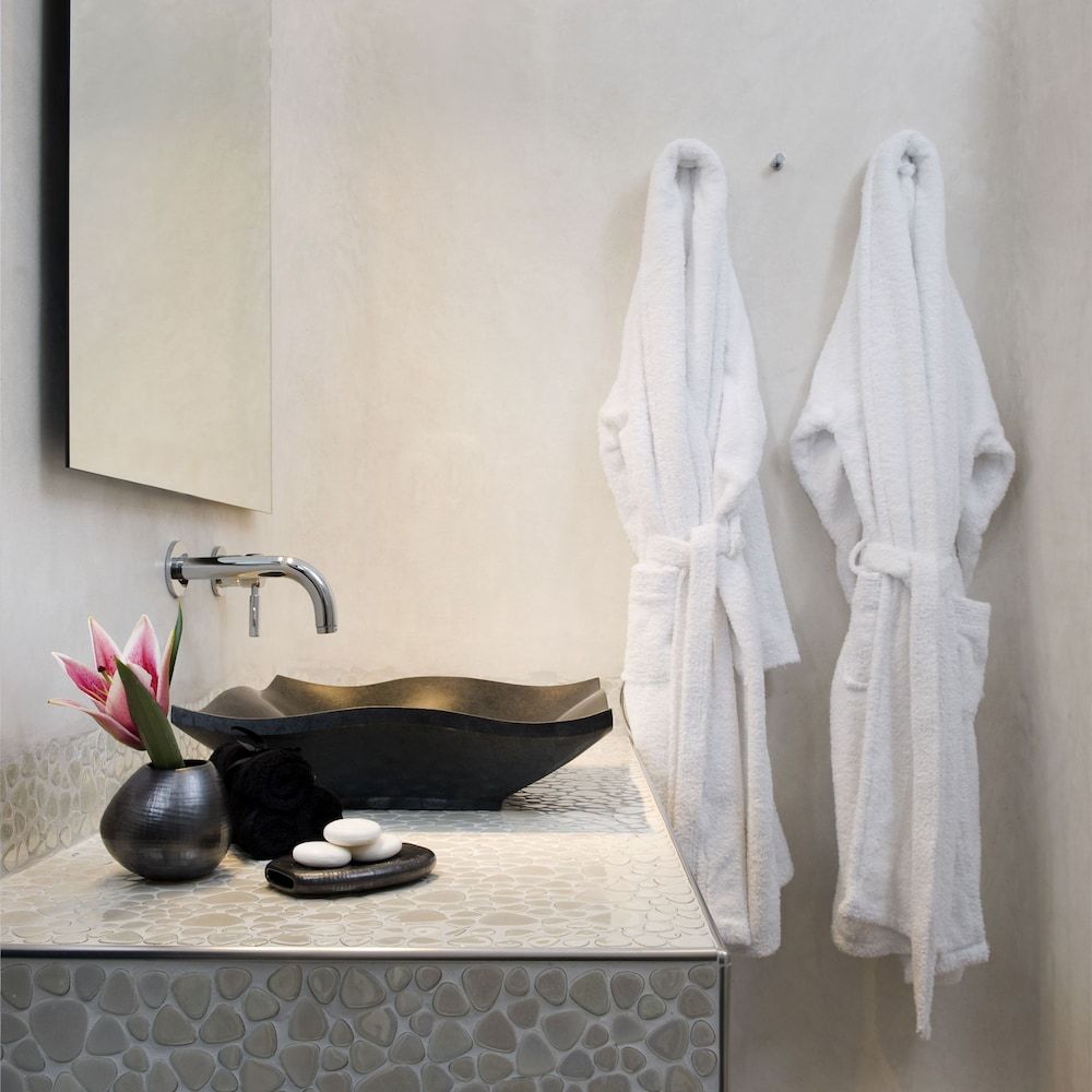 Gold Suites Deluxe Suite, Heated Pool, Caldera View 15