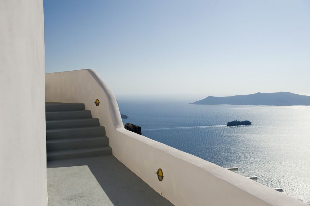 Gold Suites Deluxe Suite, Heated Pool, Caldera View 13