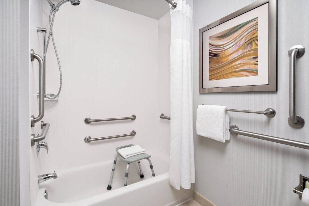 Studio, Multiple Beds (Mobility/Hearing Accessible, Tub)
