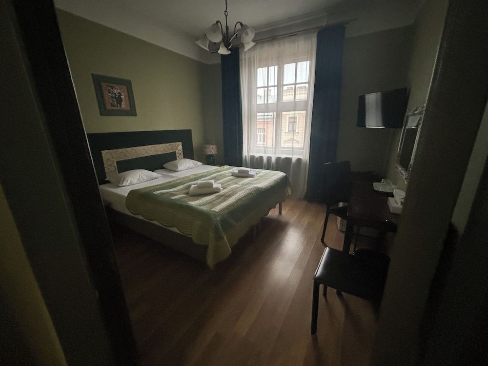Viktorija Hotel Double Room 33