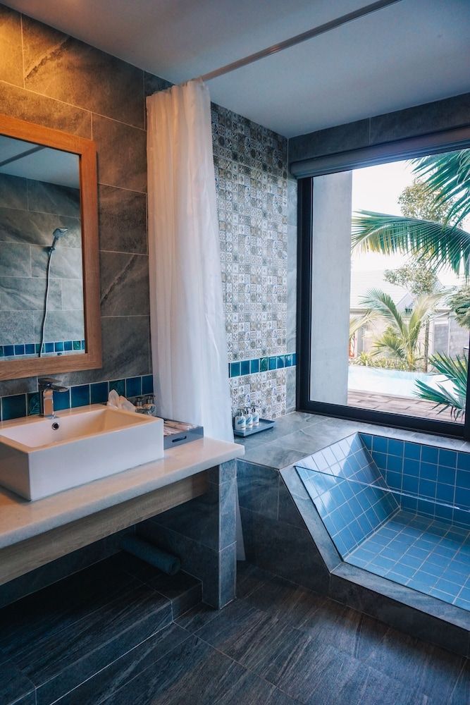 4 Bedroom Hillside Pool Villa with Free Benefit & Spa