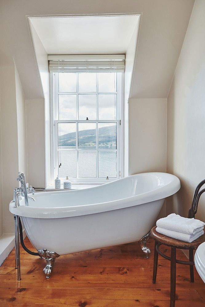 Brambles of Inveraray Family Apartment, Private Bathroom (Loch View (2 bedrooms)) 3