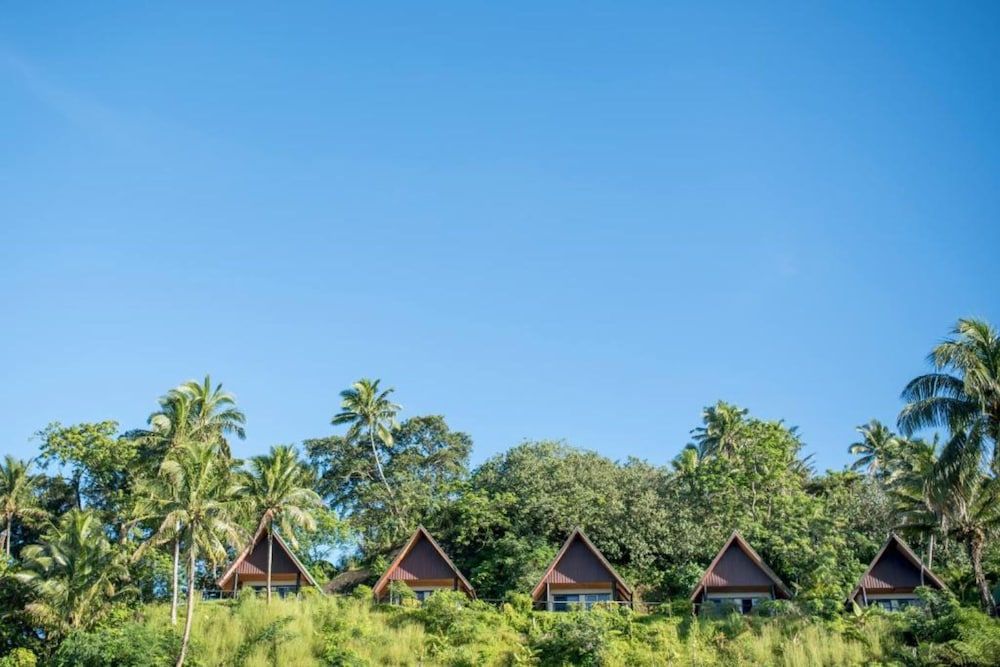 Crusoe's Retreat Deluxe Seaview Bure (children 2 years above) 2