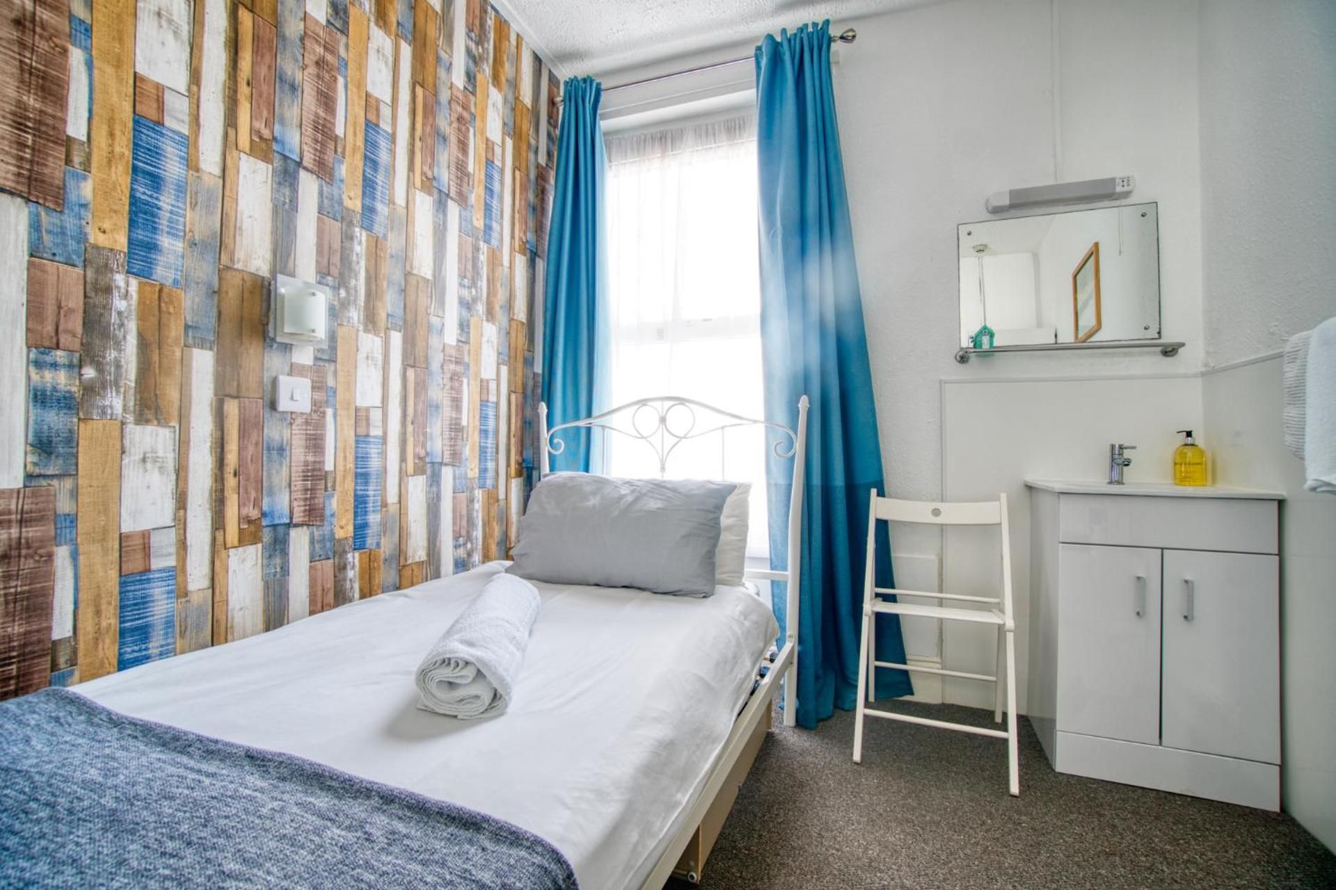 Single Room with Private External Bathroom