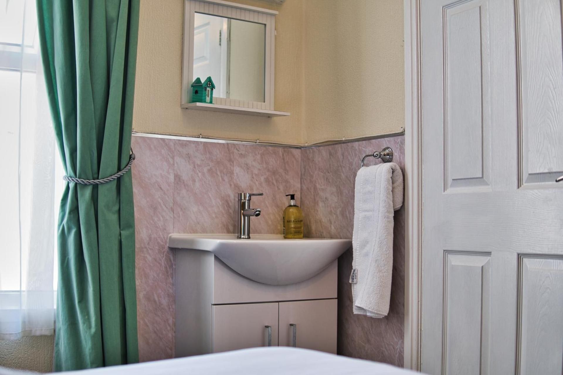 First Floor Family En-Suite