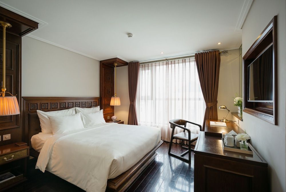 undefined Le Jardin Hotel Haute Couture 2