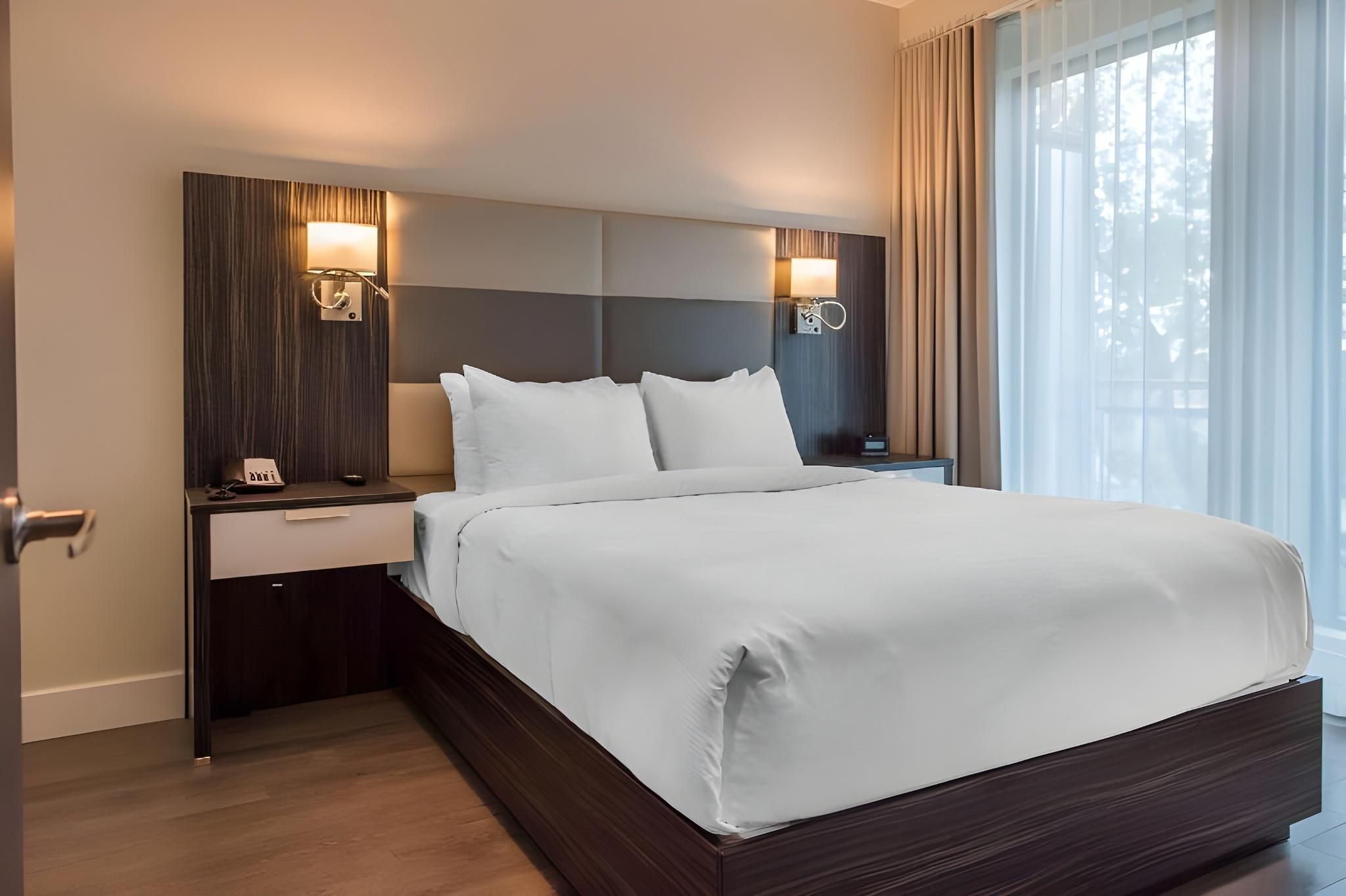 1 Queen Bed, Efficiency, Suite, Nonsmoking, Upgrade