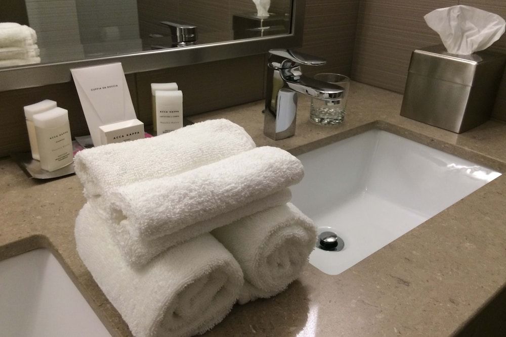 Les Suites Victoria, an Ascend Collection Hotel Suite, 1 Queen Bed, Accessible, Non Smoking (Efficiency) 5