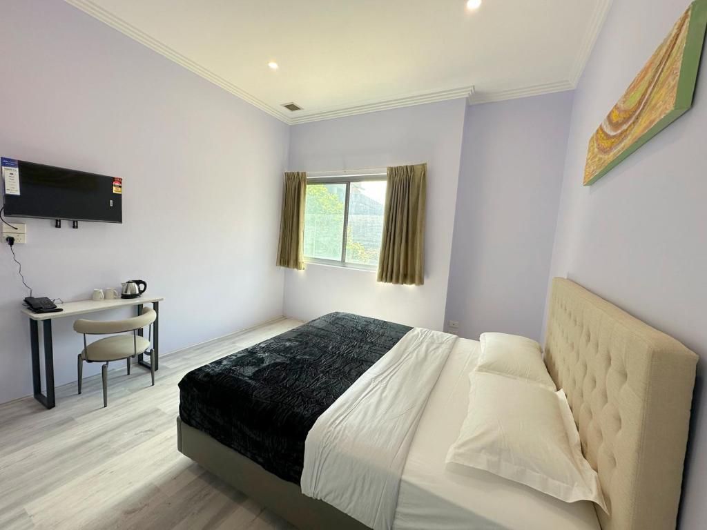 Deluxe King Room