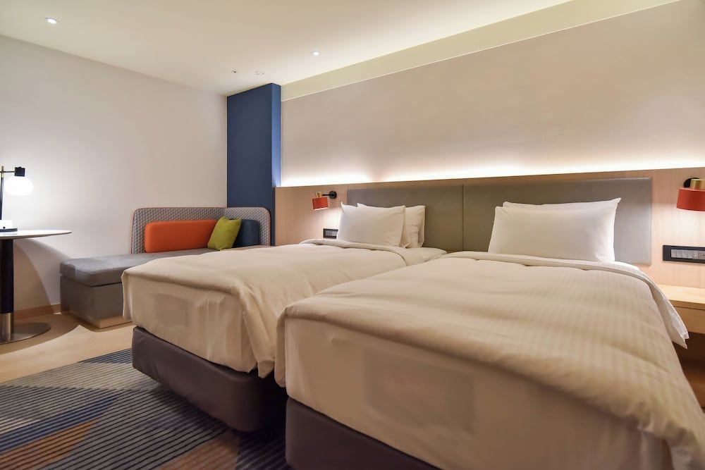 Holiday Inn Express Taipei Train Station by IHG Standard Room, 2 Twin Beds (No Window 無窗)